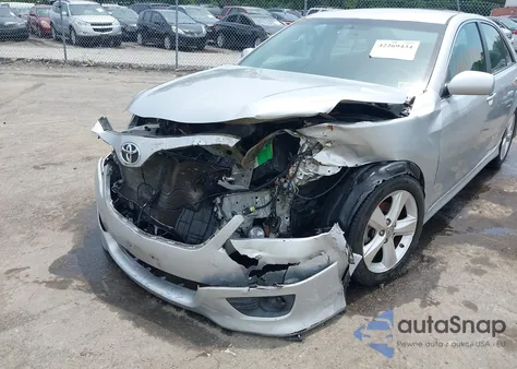 2010 Toyota Camry Se/Le/Xle z USA, uszkodzony, nr VIN 4T1BF3EK6AU042181